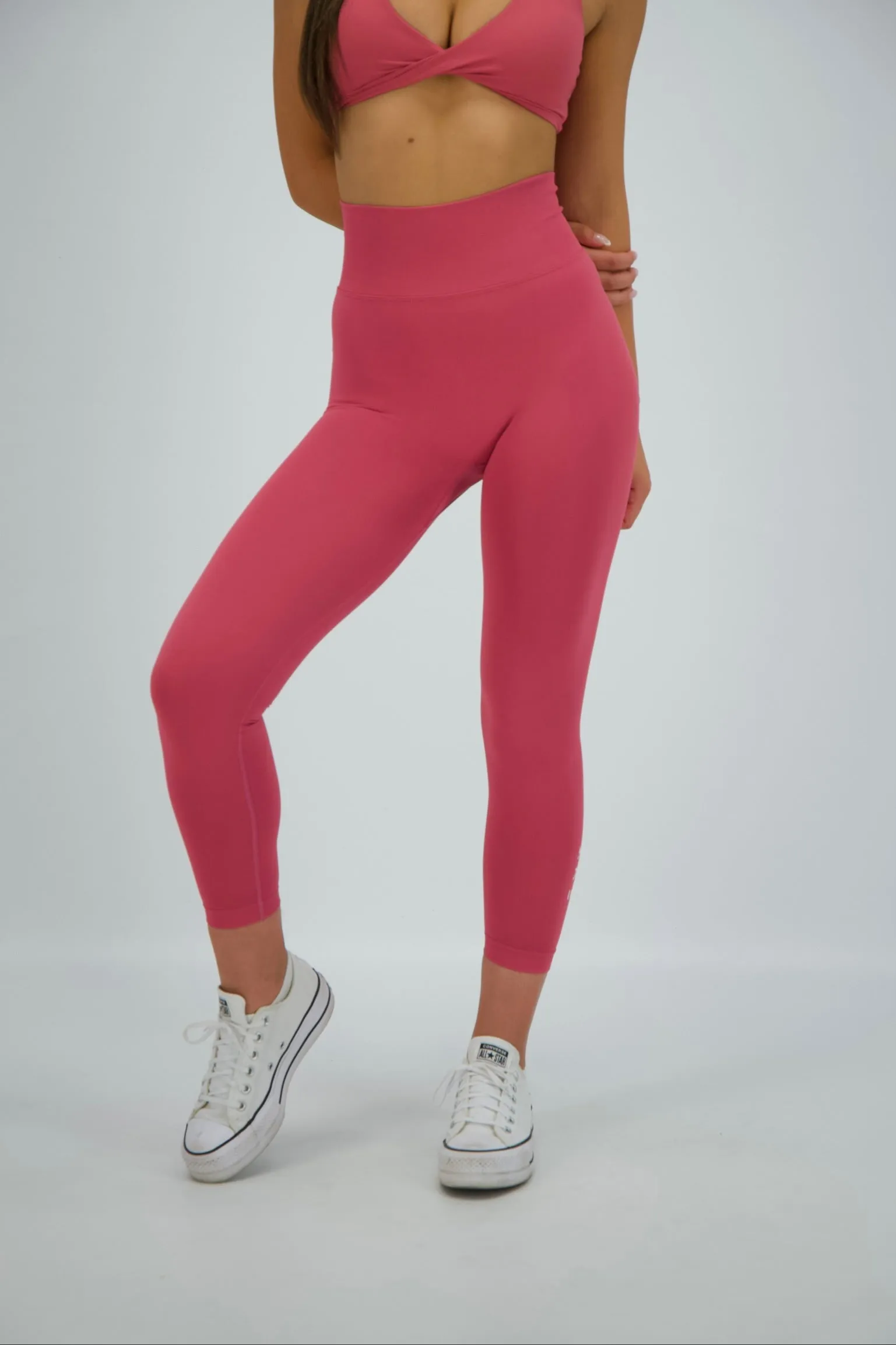 RASPBERRY SEAMLESS SCRUNCH LEGGINGS