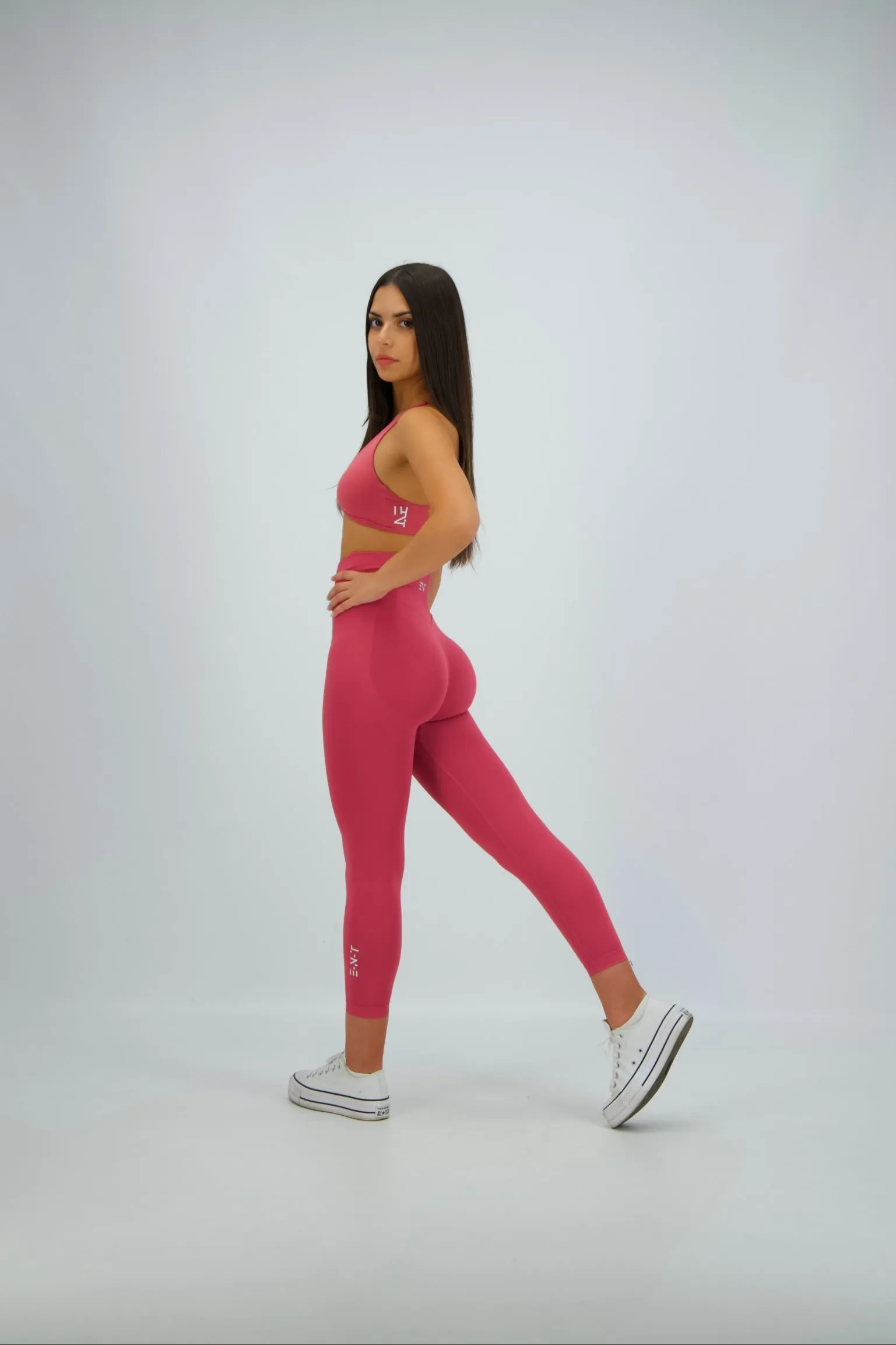 RASPBERRY SEAMLESS SCRUNCH LEGGINGS